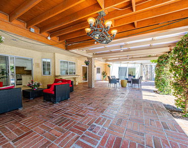 18022 Lake Encino Drive - Photo Thumbnail 30