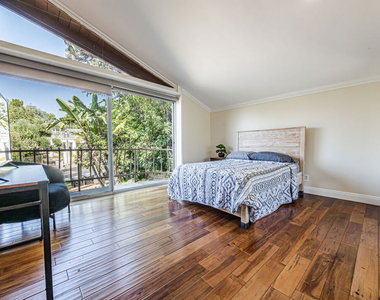 18022 Lake Encino Drive - Photo Thumbnail 22