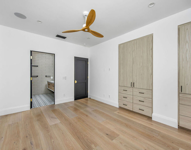 107 S Flores Street - Photo Thumbnail 12