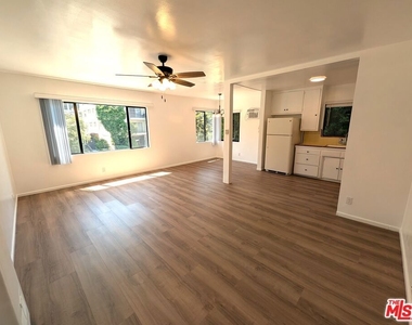422 Arnaz Drive - Photo Thumbnail 1
