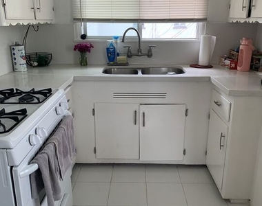 1470 S Sherbourne Drive - Photo Thumbnail 3