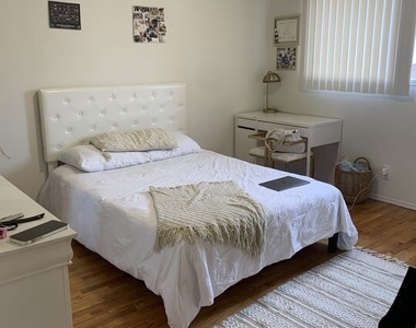 1470 S Sherbourne Drive - Photo Thumbnail 4