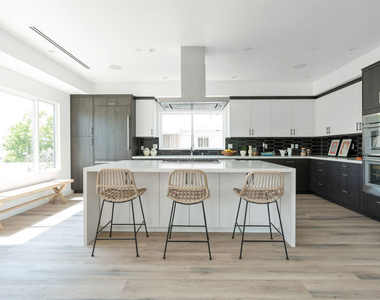 2512 Berkeley Avenue - Photo Thumbnail 13