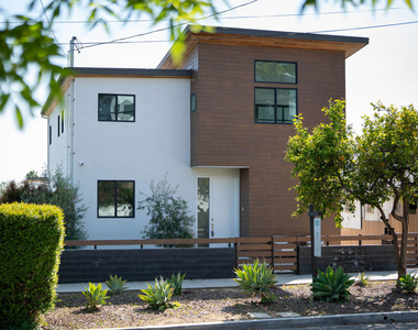 2512 Berkeley Avenue - Photo Thumbnail 4