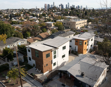 2512 Berkeley Avenue - Photo Thumbnail 1