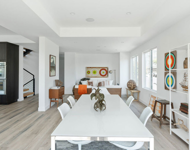 2512 Berkeley Avenue - Photo Thumbnail 11