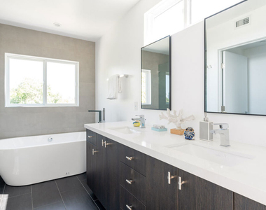 2512 Berkeley Avenue - Photo Thumbnail 29