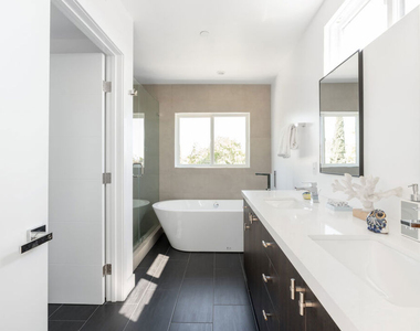 2512 Berkeley Avenue - Photo Thumbnail 28