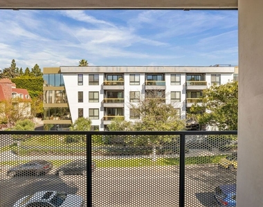 2361 Fox Hills Drive - Photo Thumbnail 21
