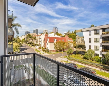 2361 Fox Hills Drive - Photo Thumbnail 20