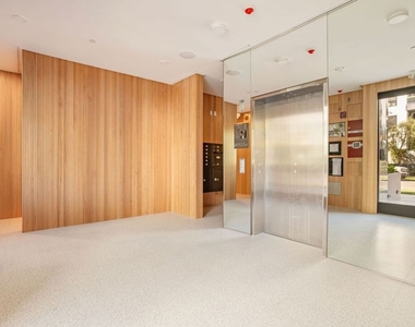 2361 Fox Hills Drive - Photo Thumbnail 4