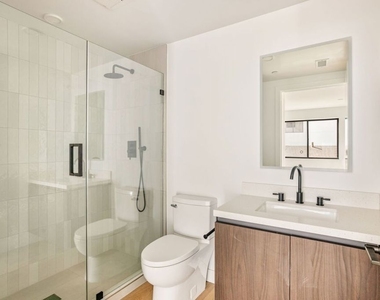 2361 Fox Hills Drive - Photo Thumbnail 17