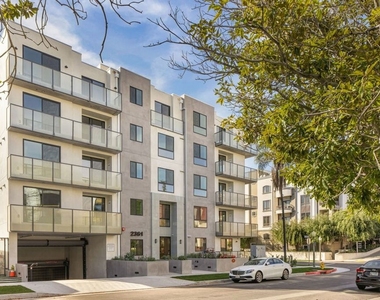 2361 Fox Hills Drive - Photo Thumbnail 1