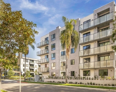 2361 Fox Hills Drive - Photo Thumbnail 31