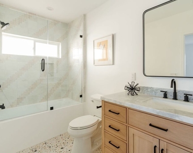 6765 1/2 Lexington Avenue - Photo Thumbnail 20