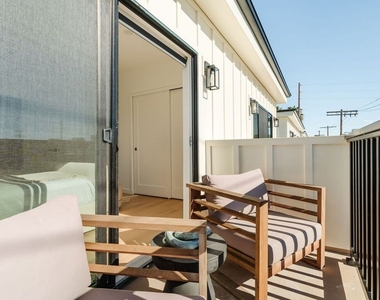 6765 1/2 Lexington Avenue - Photo Thumbnail 21