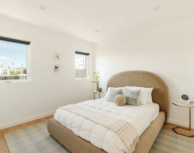 6765 1/2 Lexington Avenue - Photo Thumbnail 19