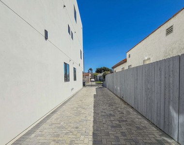 1921 1/2 Carmona Avenue - Photo Thumbnail 24