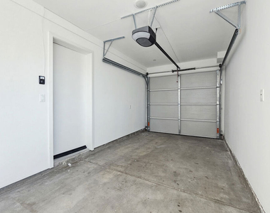 1921 1/2 Carmona Avenue - Photo Thumbnail 23
