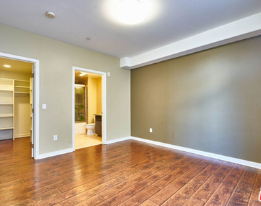 401 N Serrano Avenue - Photo Thumbnail 3