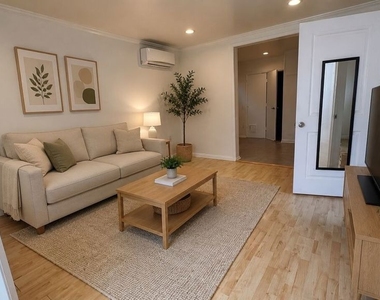 410 N Frederic Street - Photo Thumbnail 12