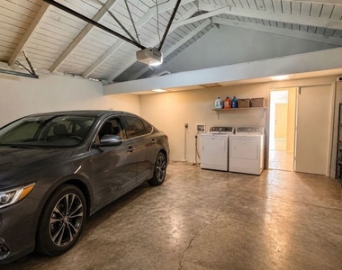 410 N Frederic Street - Photo Thumbnail 15