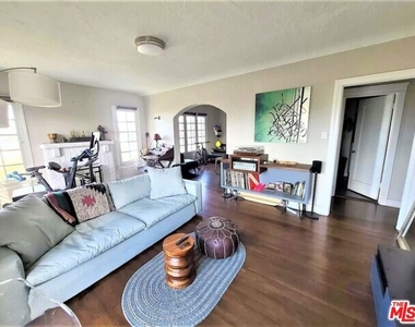 4723 W 17th Street - Photo Thumbnail 2