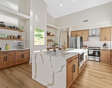 70895 Ironwood Drive - Photo Thumbnail 10