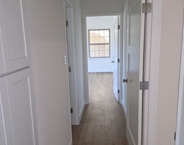 945 S Bedford Street - Photo Thumbnail 5