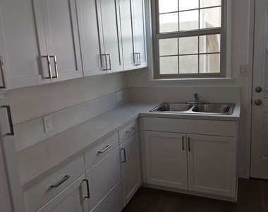 945 S Bedford Street - Photo Thumbnail 3