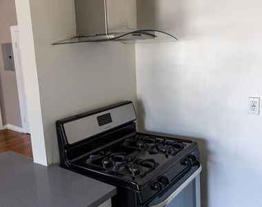 661 Shatto Place - Photo Thumbnail 5