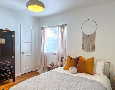 4233 Gateway Avenue - Photo Thumbnail 4