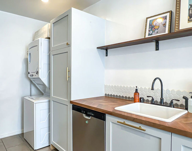 4233 Gateway Avenue - Photo Thumbnail 8