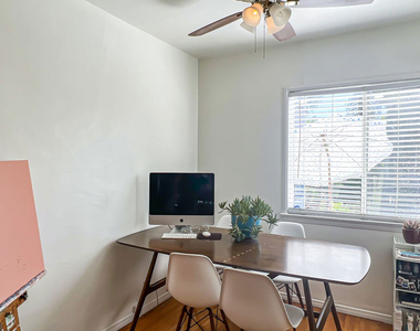 4233 Gateway Avenue - Photo Thumbnail 16