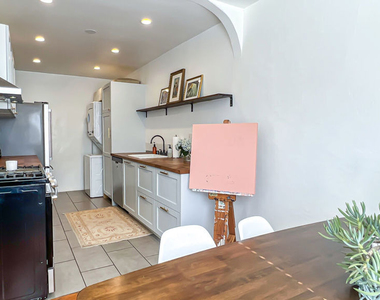 4233 Gateway Avenue - Photo Thumbnail 10