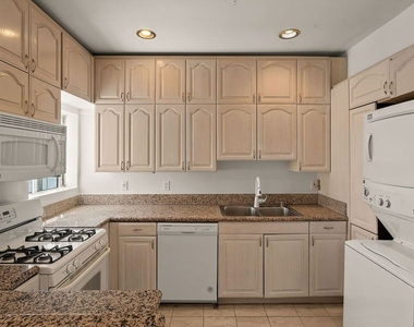 923 Euclid Street - Photo Thumbnail 6