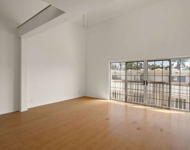 923 Euclid Street - Photo Thumbnail 7