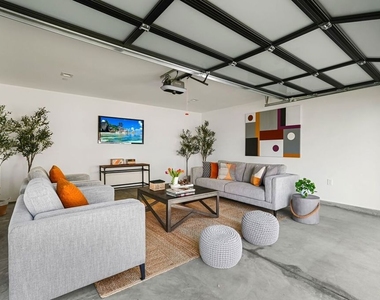 4153 Vantage Avenue - Photo Thumbnail 62
