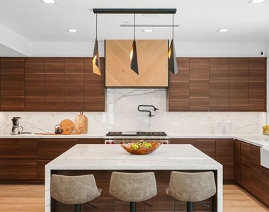 4153 Vantage Avenue - Photo Thumbnail 16
