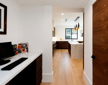 4153 Vantage Avenue - Photo Thumbnail 25
