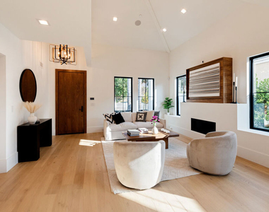 4153 Vantage Avenue - Photo Thumbnail 9