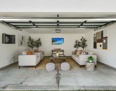 4153 Vantage Avenue - Photo Thumbnail 63
