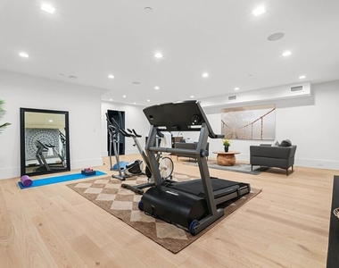 4153 Vantage Avenue - Photo Thumbnail 28