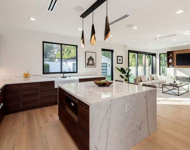 4153 Vantage Avenue - Photo Thumbnail 18