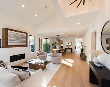 4153 Vantage Avenue - Photo Thumbnail 5