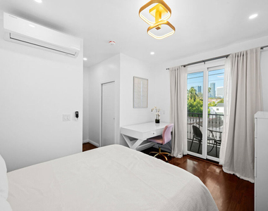 10623 W Olympic Boulevard - Photo Thumbnail 12