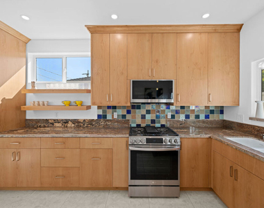 10623 W Olympic Boulevard - Photo Thumbnail 4