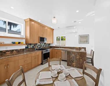 10623 W Olympic Boulevard - Photo Thumbnail 6