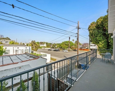 10623 W Olympic Boulevard - Photo Thumbnail 17