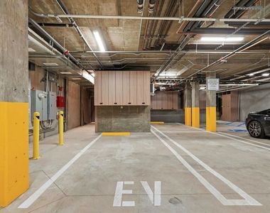 1006 Hancock Avenue - Photo Thumbnail 18